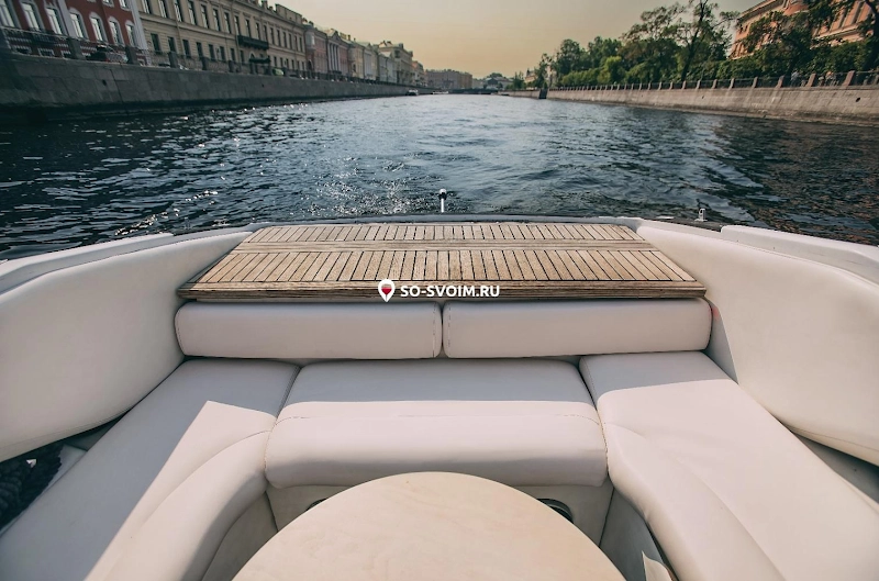 Фото №4 зала CROWNLINE 266 "BLACK SHERIFF"