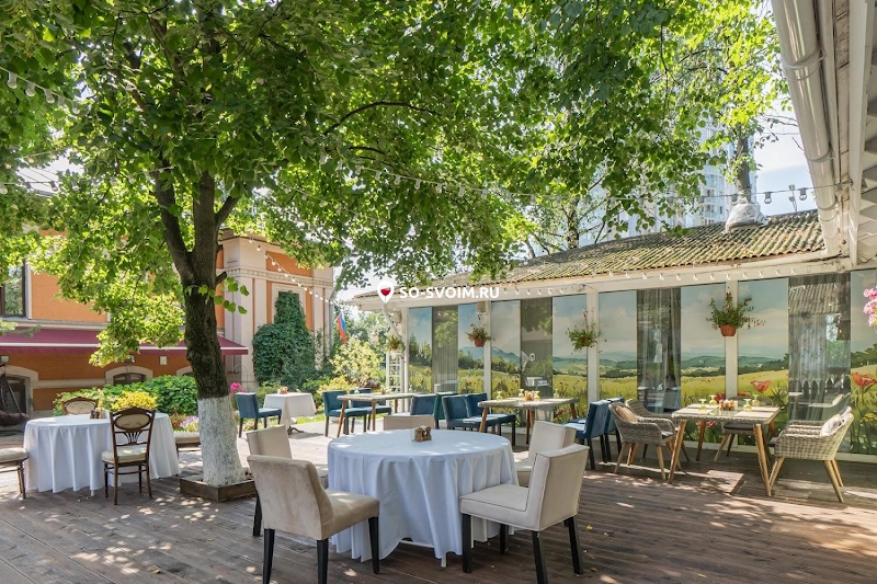 Фото №4 зала Крытая галерея и цветущий сад