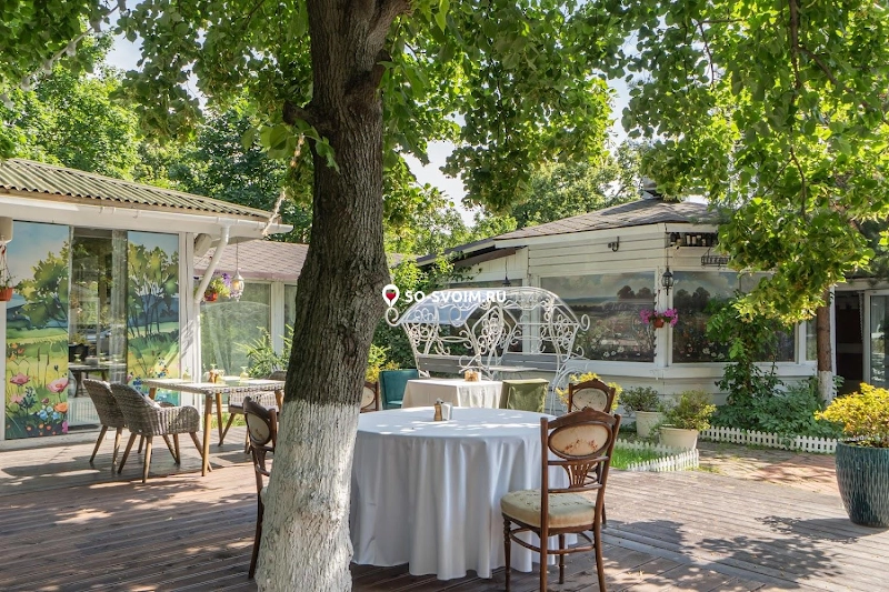 Фото №1 зала Крытая галерея и цветущий сад