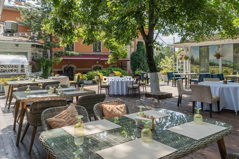 Фото №11 зала Крытая галерея и цветущий сад