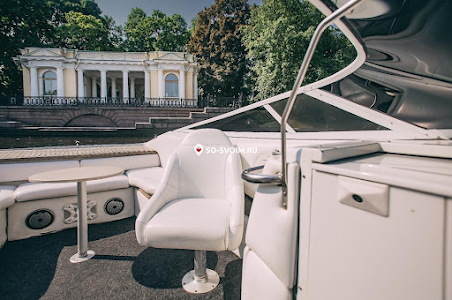 Фото №5 зала CROWNLINE 266 "BLACK SHERIFF"